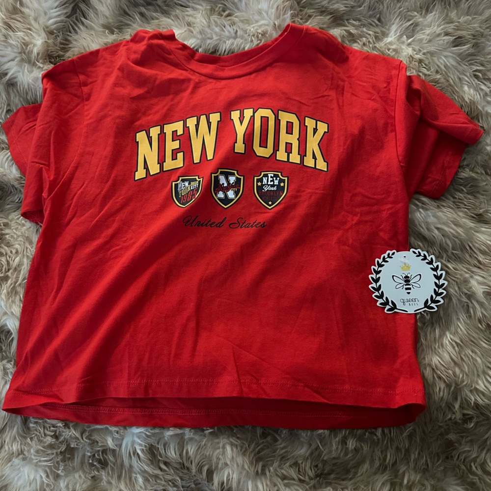 Queen Bees Cropped New York Tee